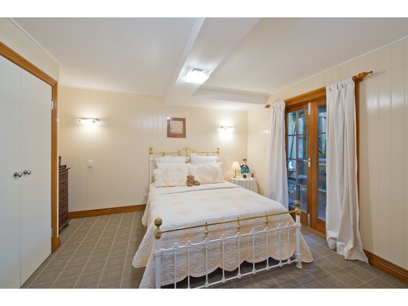 2/6 Usher Street, Indooroopilly QLD 4068