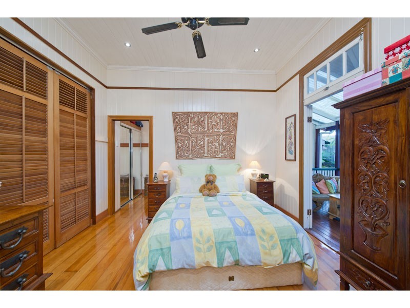 2/6 Usher Street, Indooroopilly QLD 4068