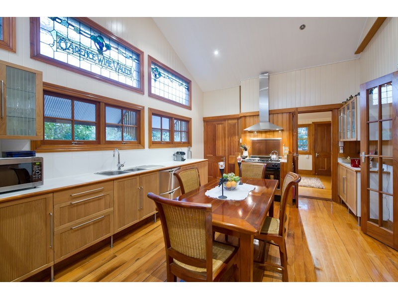 2/6 Usher Street, Indooroopilly QLD 4068