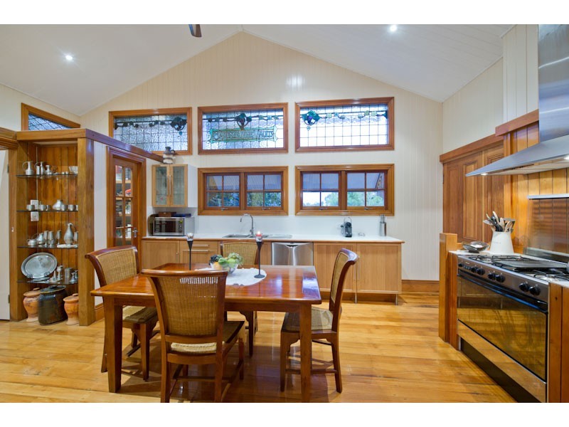 2/6 Usher Street, Indooroopilly QLD 4068