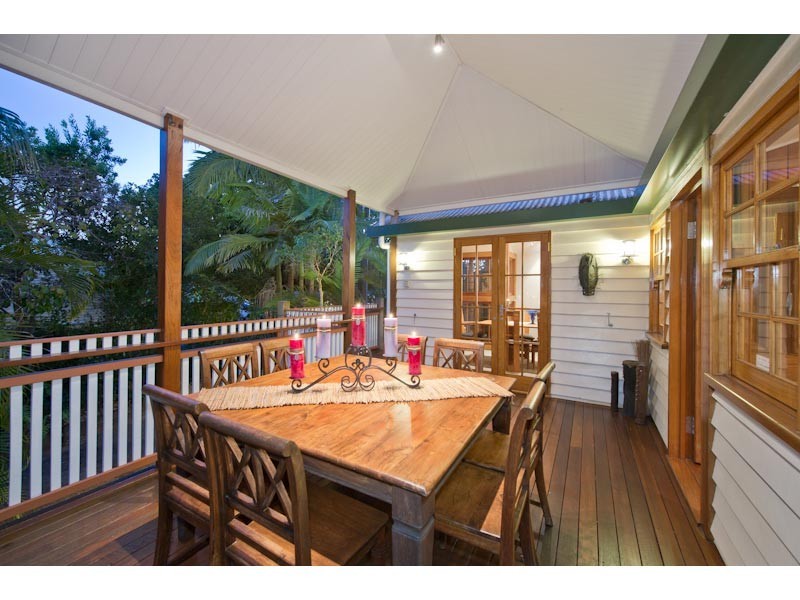 2/6 Usher Street, Indooroopilly QLD 4068