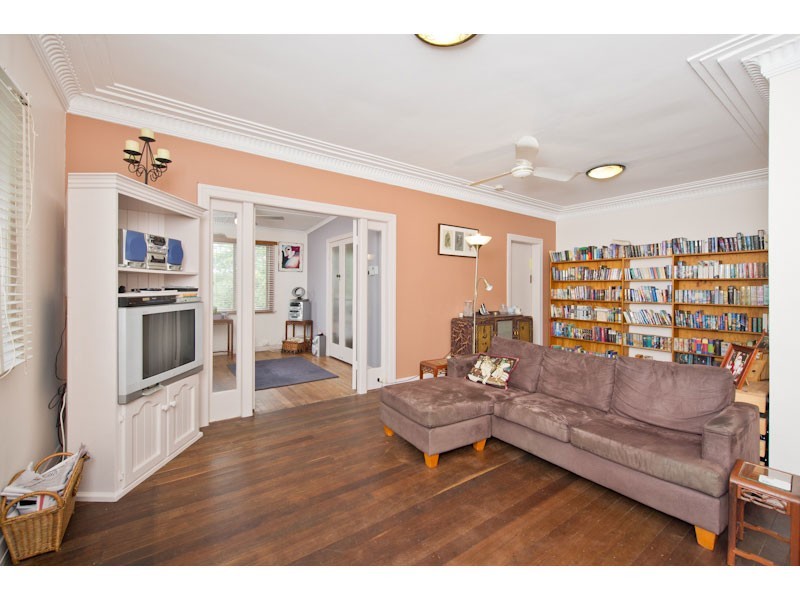 36 McCaul Street, Taringa QLD 4068