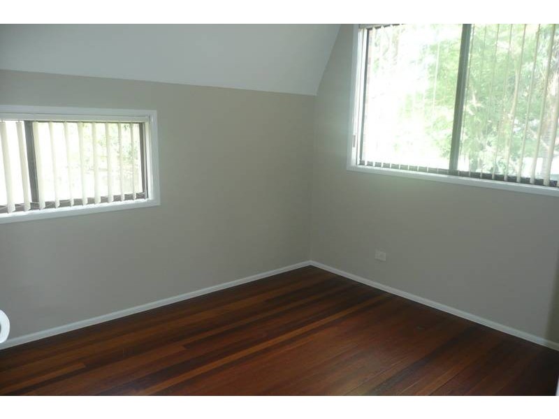8 Steptoe St, Chapel Hill QLD 4069