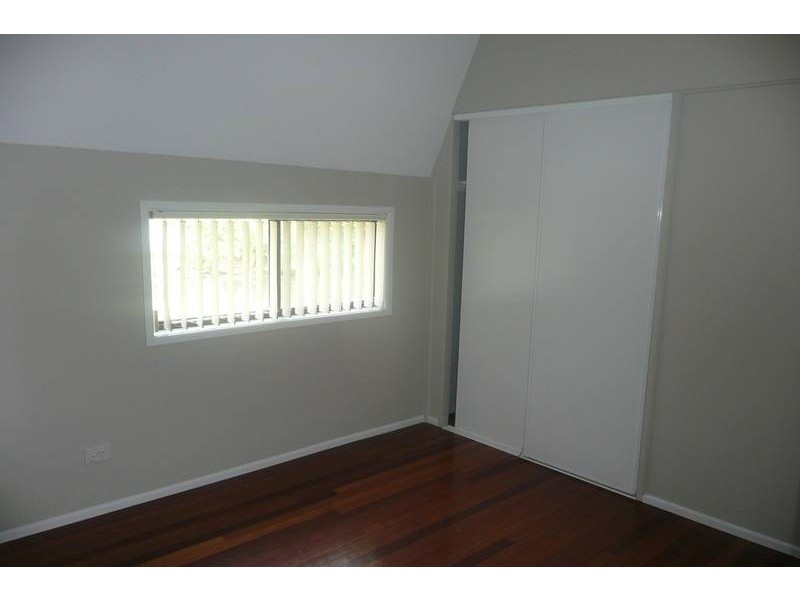 8 Steptoe St, Chapel Hill QLD 4069