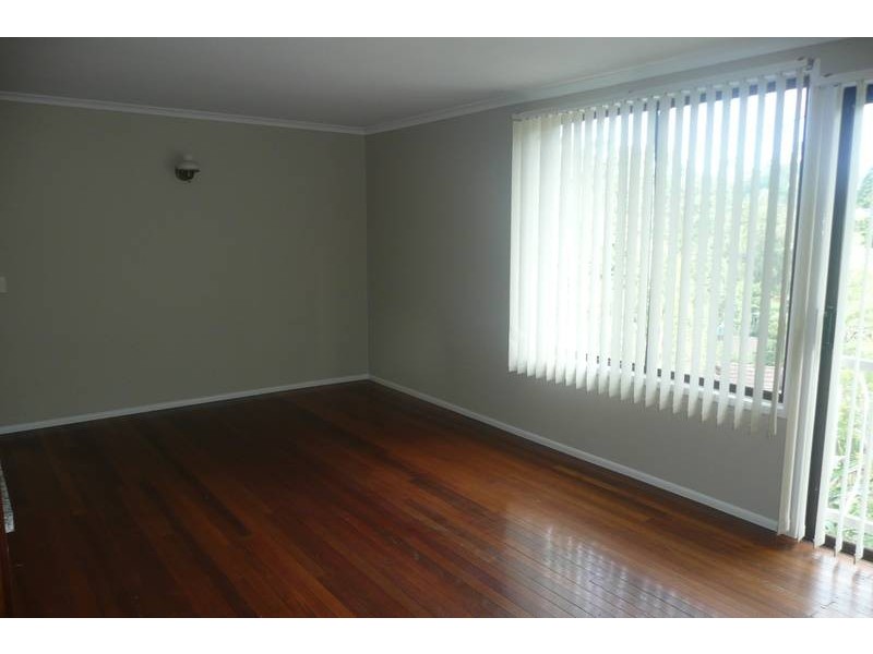 8 Steptoe St, Chapel Hill QLD 4069