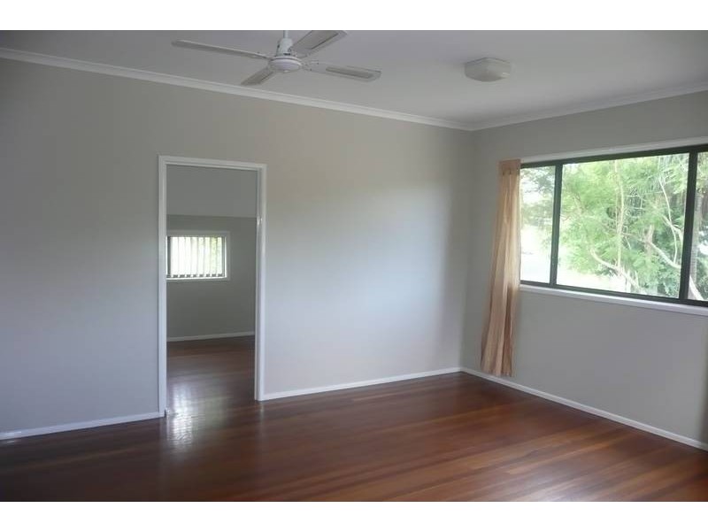 8 Steptoe St, Chapel Hill QLD 4069