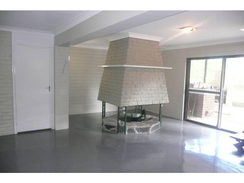 8 Steptoe St, Chapel Hill QLD 4069
