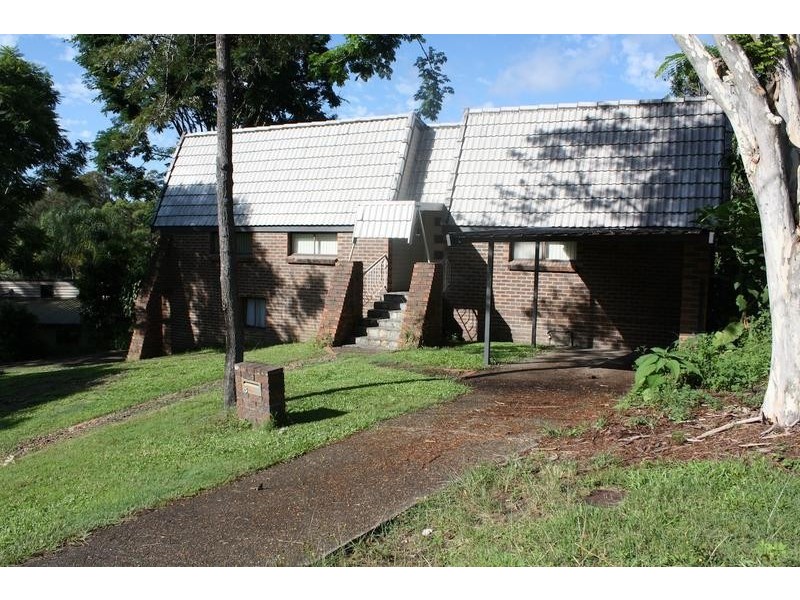 8 Steptoe St, Chapel Hill QLD 4069