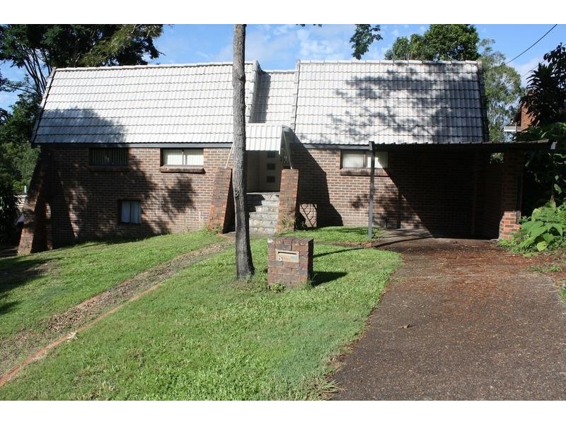 8 Steptoe St, Chapel Hill QLD 4069