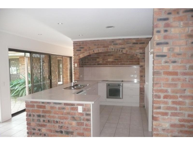 6 Errogie Place, Fig Tree Pocket QLD 4069