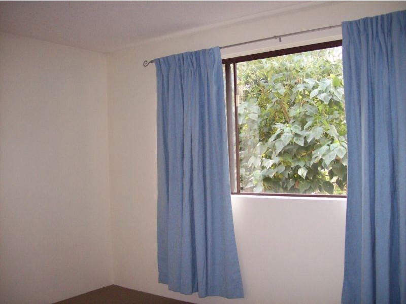 2/55 Central Avenue, Indooroopilly QLD 4068
