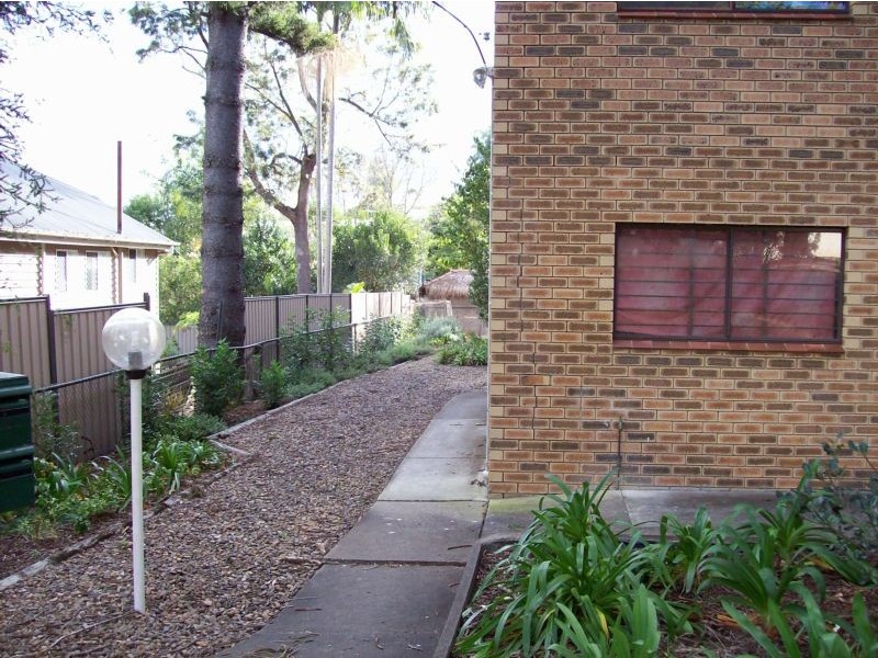 2/55 Central Avenue, Indooroopilly QLD 4068