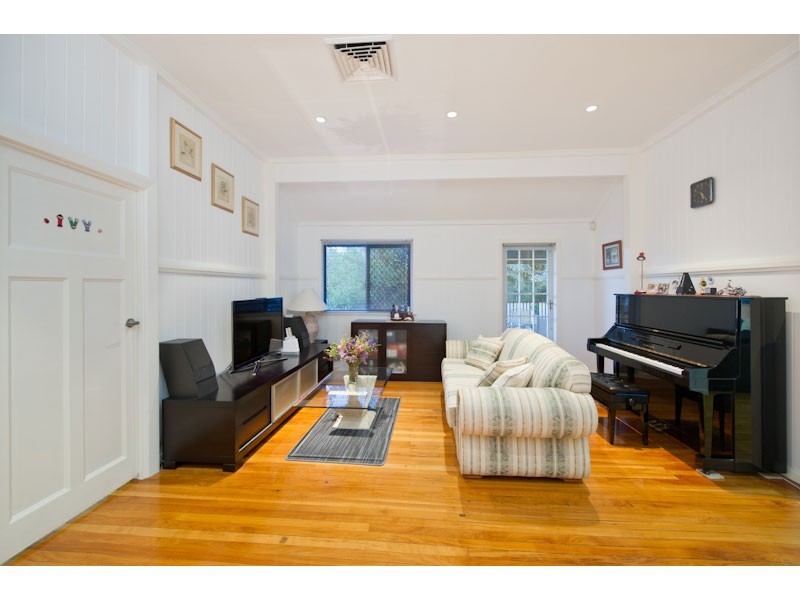 3 Harts Road, Indooroopilly QLD 4068