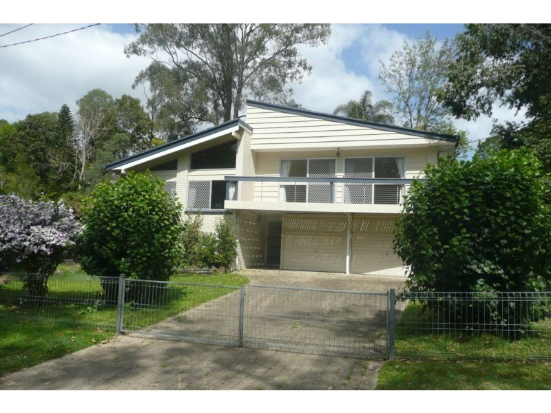 24 Tucker Street, Chapel Hill QLD 4069