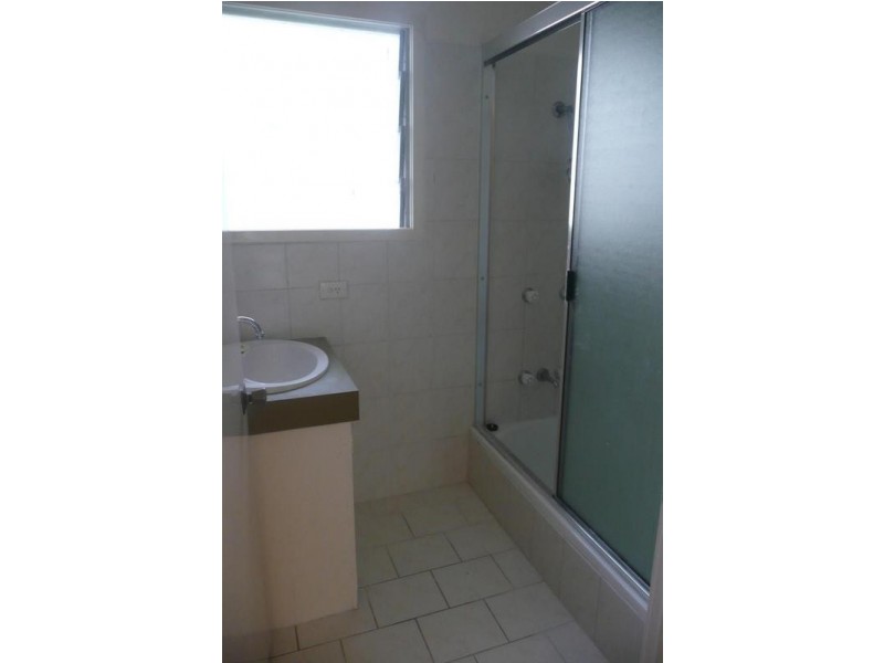 24 Tucker Street, Chapel Hill QLD 4069