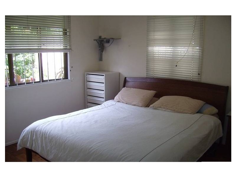 35 Montrose Road, Taringa QLD 4068