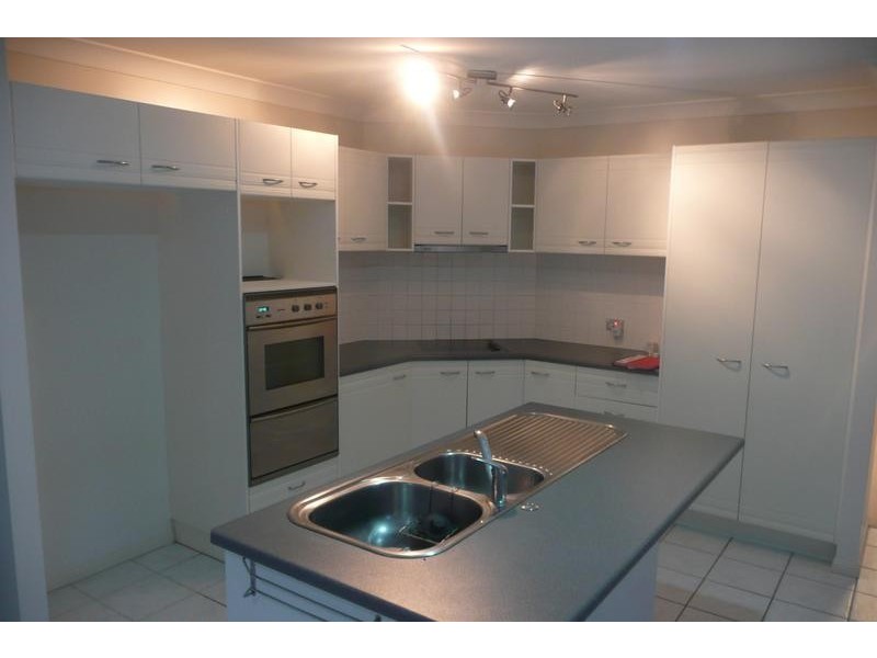 110 Goldsbrough Rd, Taringa QLD 4068