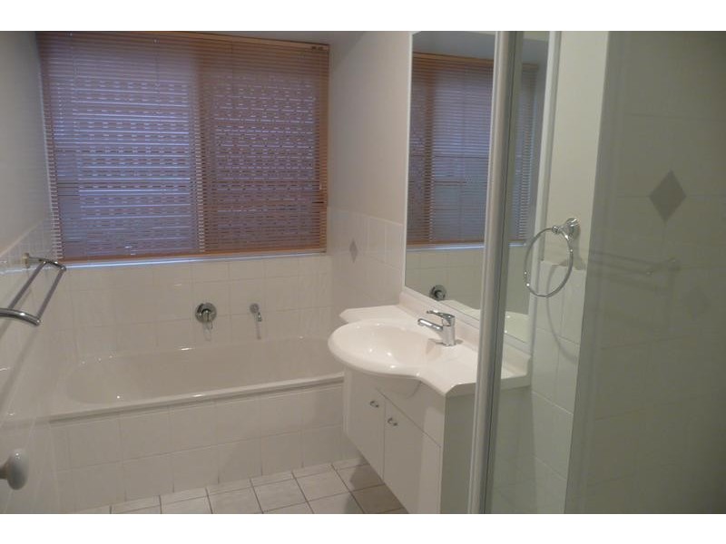 110 Goldsbrough Rd, Taringa QLD 4068