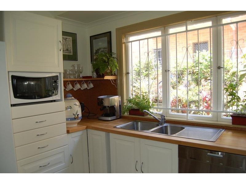 100 Ninth Avenue, St Lucia QLD 4067