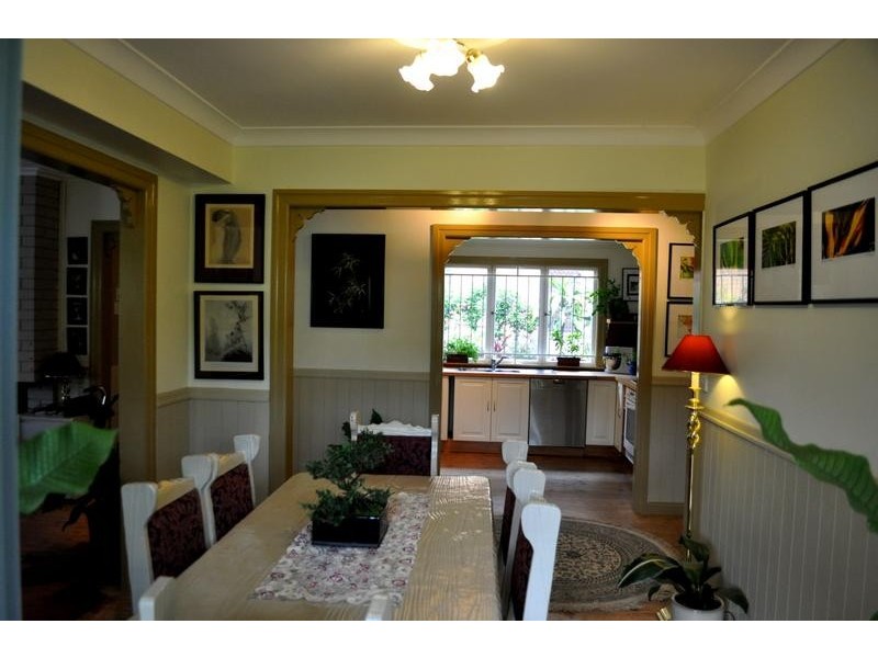 100 Ninth Avenue, St Lucia QLD 4067