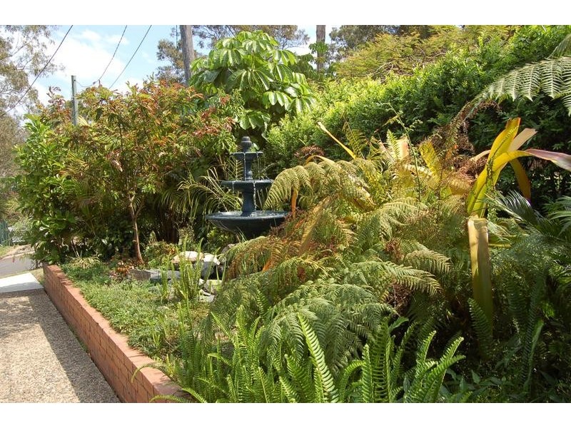 100 Ninth Avenue, St Lucia QLD 4067