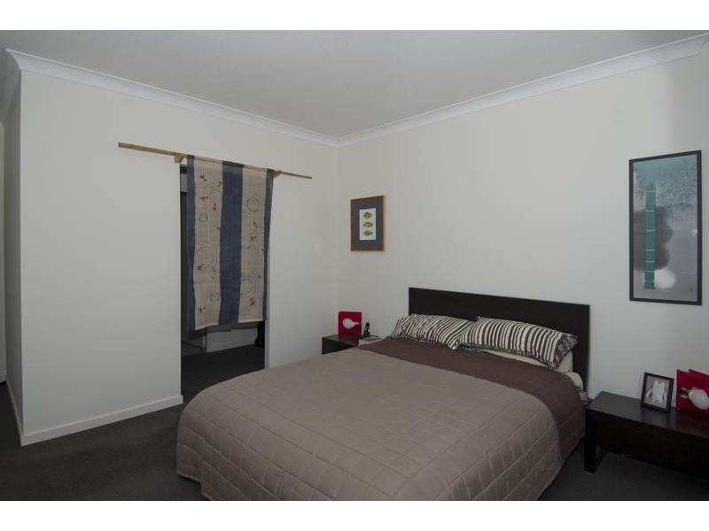 Unit 17/8 Belgrave Road, Indooroopilly QLD 4068