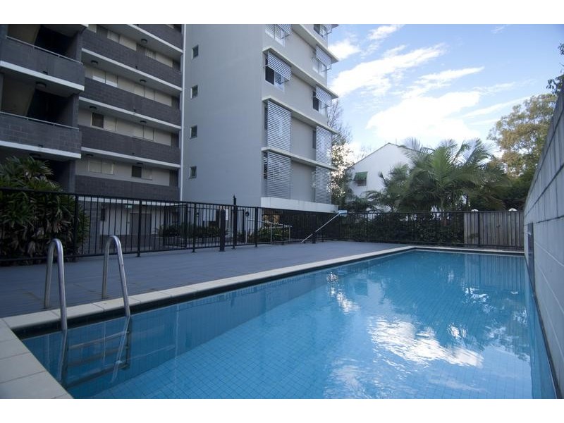 Unit 17/8 Belgrave Road, Indooroopilly QLD 4068