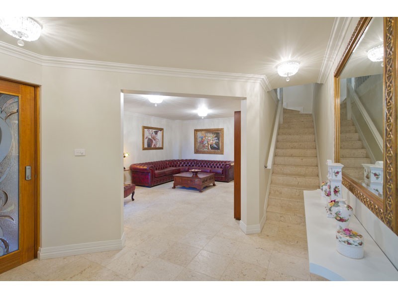 11/27 Swann Road, Taringa QLD 4068