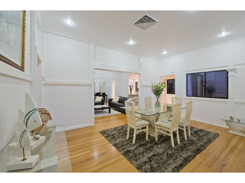 3 Harts Road, Indooroopilly QLD 4068