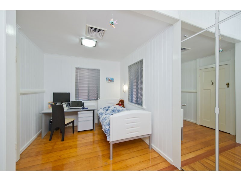 3 Harts Road, Indooroopilly QLD 4068