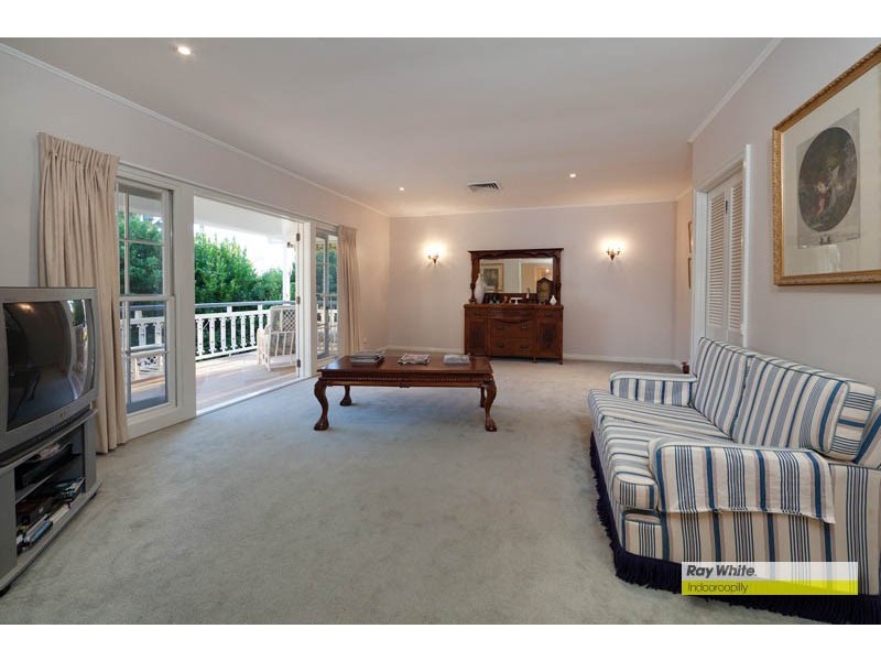 23 Glencairn Avenue, Indooroopilly QLD 4068