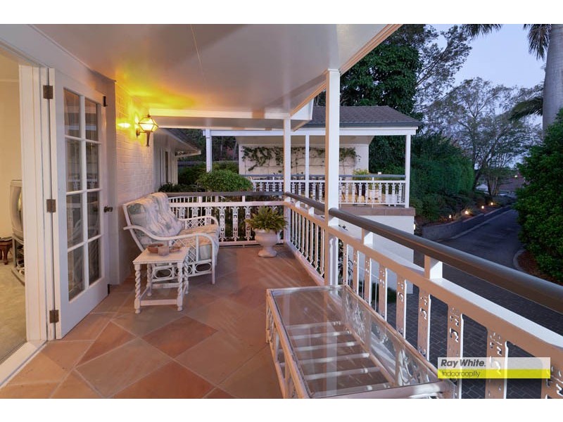 23 Glencairn Avenue, Indooroopilly QLD 4068