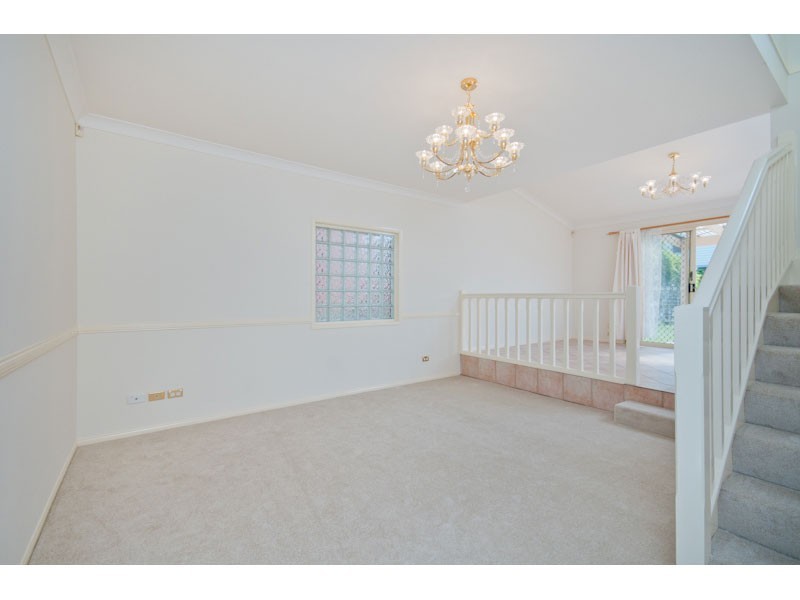 21 Queens Road, Taringa QLD 4068