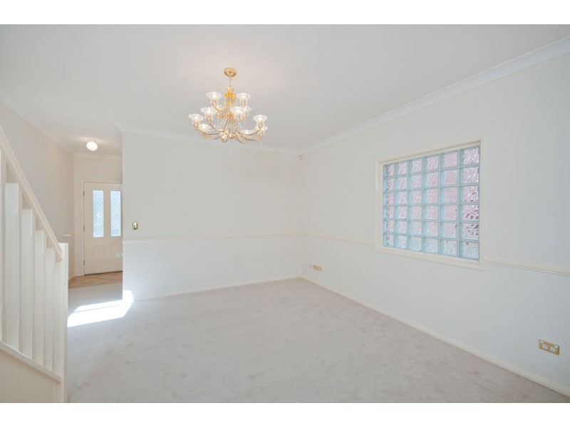 21 Queens Road, Taringa QLD 4068