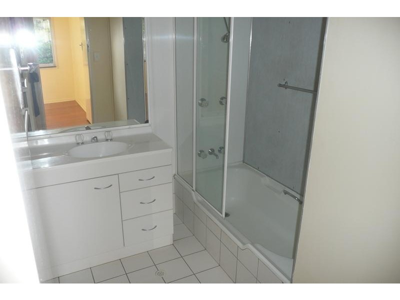 7 Taringa Parade, Indooroopilly QLD 4068