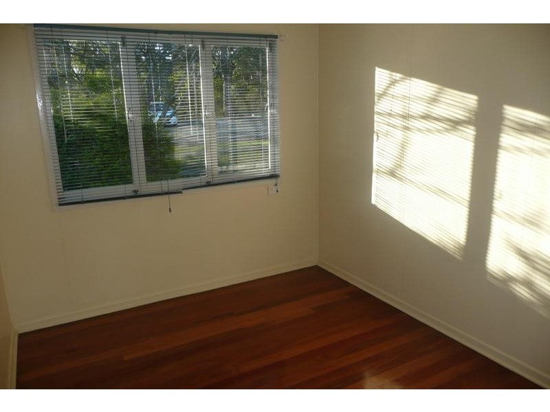 7 Taringa Parade, Indooroopilly QLD 4068