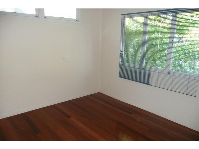 7 Taringa Parade, Indooroopilly QLD 4068