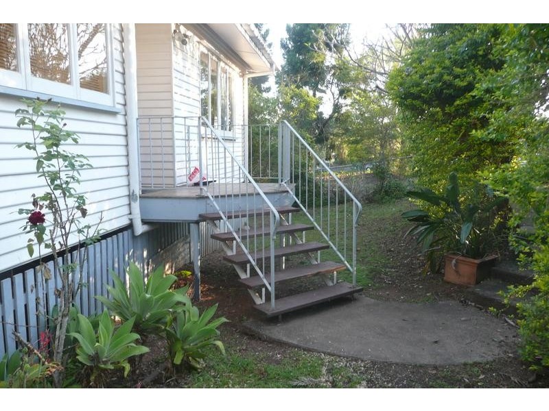 7 Taringa Parade, Indooroopilly QLD 4068