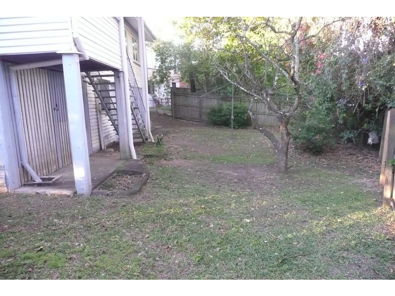 7 Taringa Parade, Indooroopilly QLD 4068