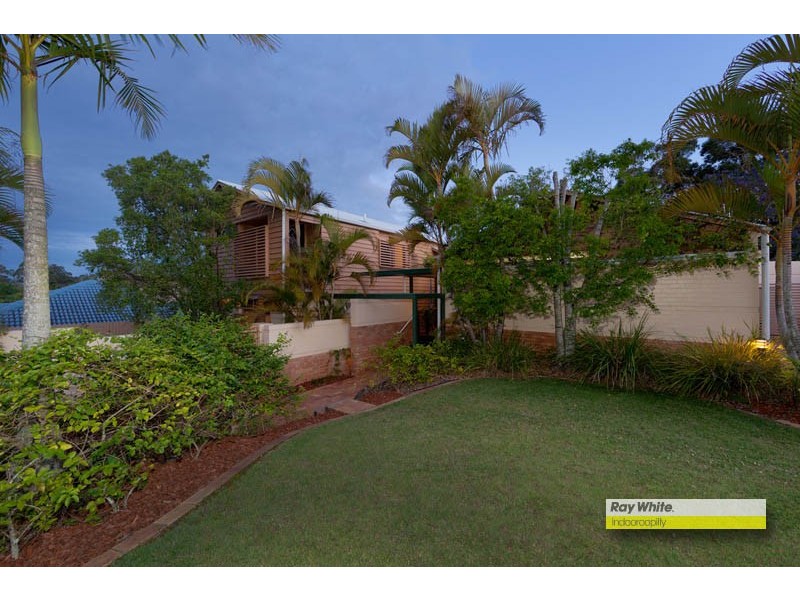 10 Carnoustie Court, Indooroopilly QLD 4068