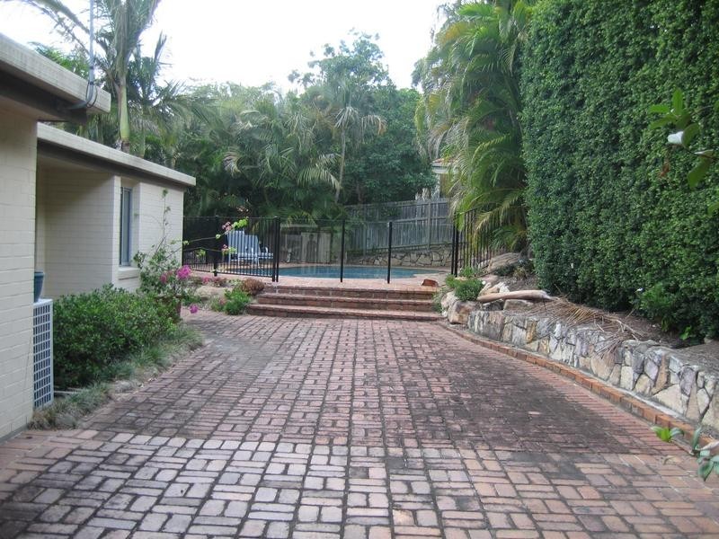 11 Charlane Avenue, Indooroopilly QLD 4068