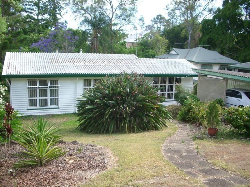 8 Priory Street, Indooroopilly QLD 4068