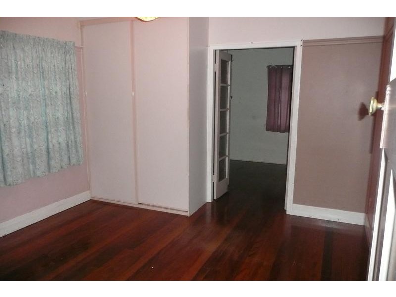 21 Woodstock Avenue, Taringa QLD 4068