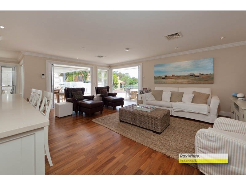 16 Carnoustie Court, Indooroopilly QLD 4068