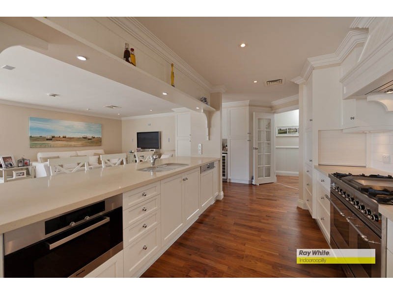 16 Carnoustie Court, Indooroopilly QLD 4068