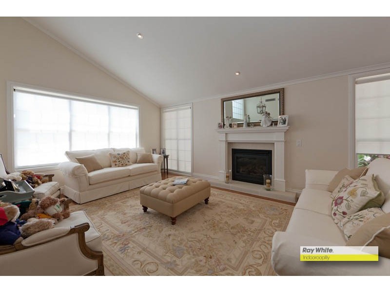 16 Carnoustie Court, Indooroopilly QLD 4068