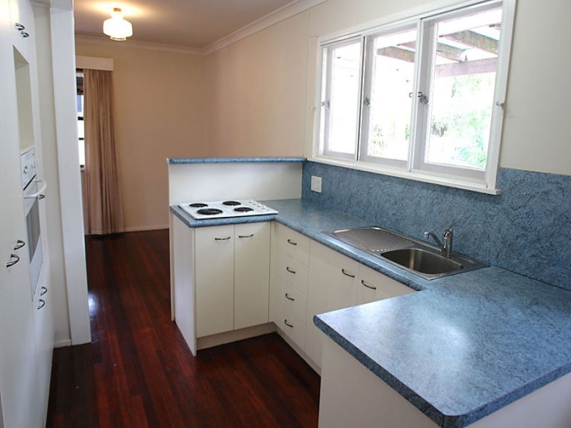 4 Jeymer Street, Kenmore QLD 4069