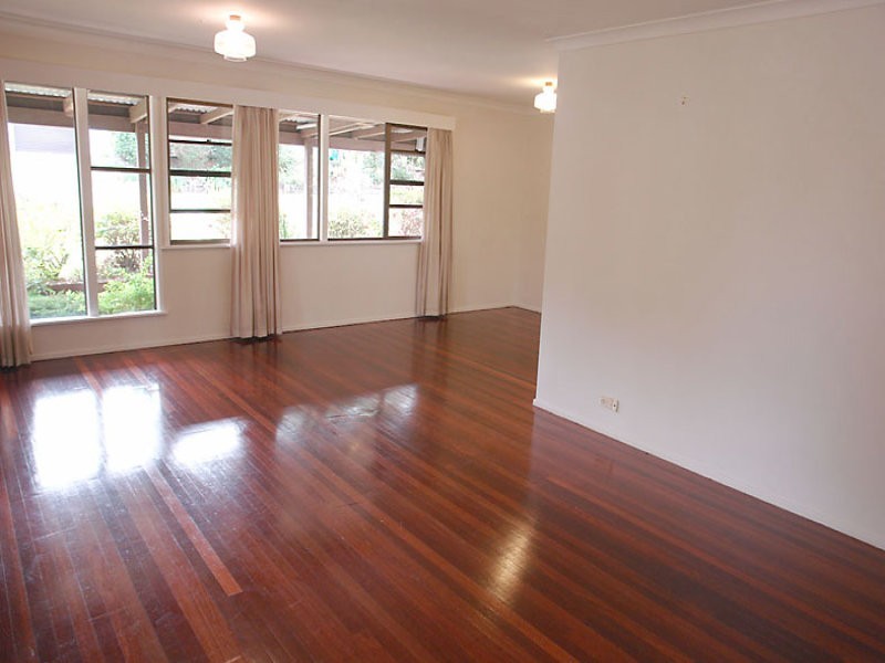 4 Jeymer Street, Kenmore QLD 4069