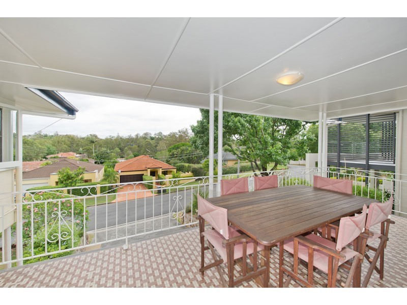 30 Nindethana Street, Indooroopilly QLD 4068