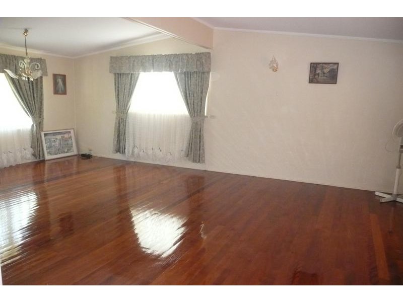 6 Sophia Street, Kenmore QLD 4069